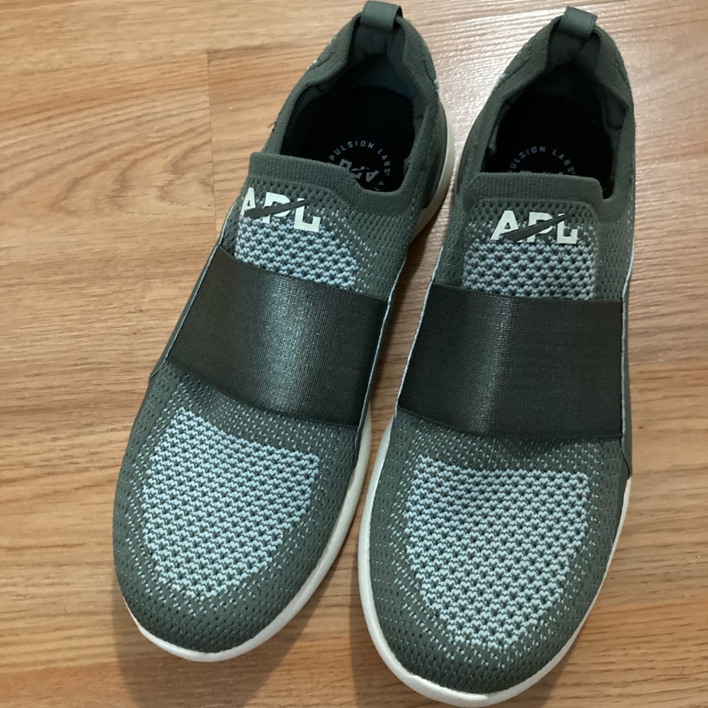 APL techloom bliss sneakers slip on shoes
